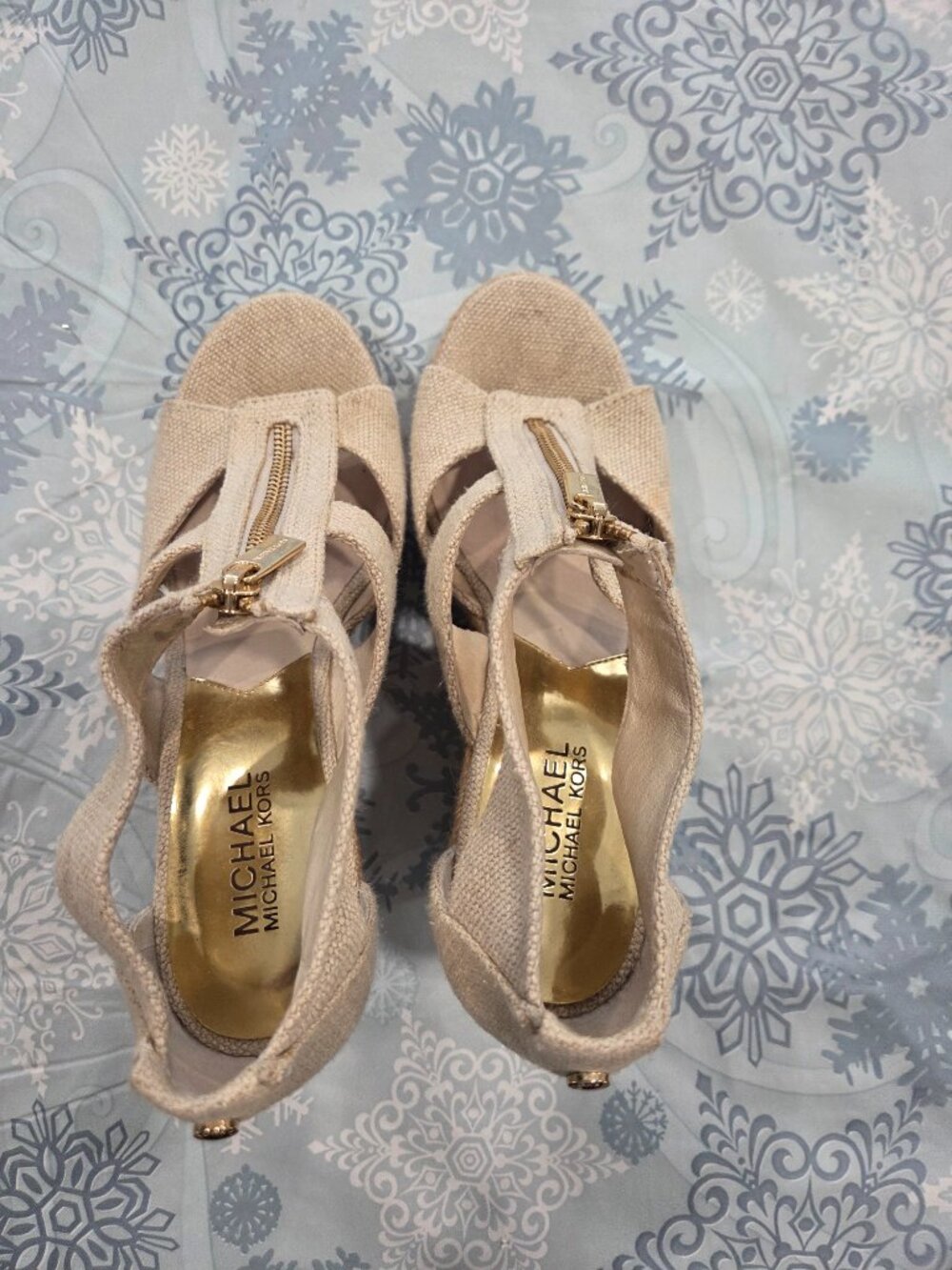 Size 8 - Michael Kors Beige Espadrille Wedge Sandals with Gold Zipper - Picture 10 of 10